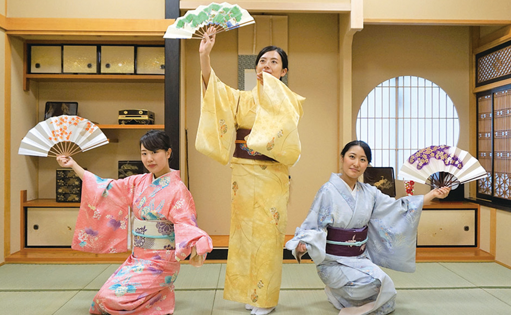 日本舞踊 裾引き 練習用 - 着物